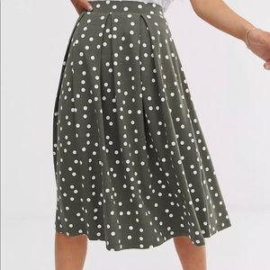 Green retro skirt with white polka dots